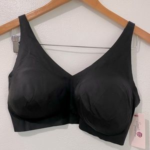 NWT Secret Treasures Wirefree Bra